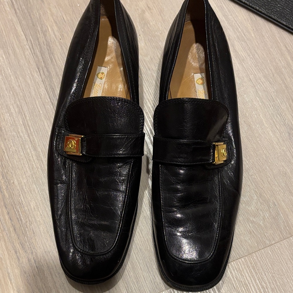 Gucci Mens Elegant Black Leather Loafers